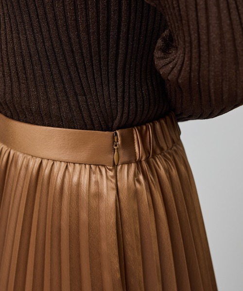 ROPE'（ロペ）の「シャイニープリーツスカート/イージーケア（スカート・レディース・ベージュ/ブラック/キャメル・FREE）」の10枚目の写真