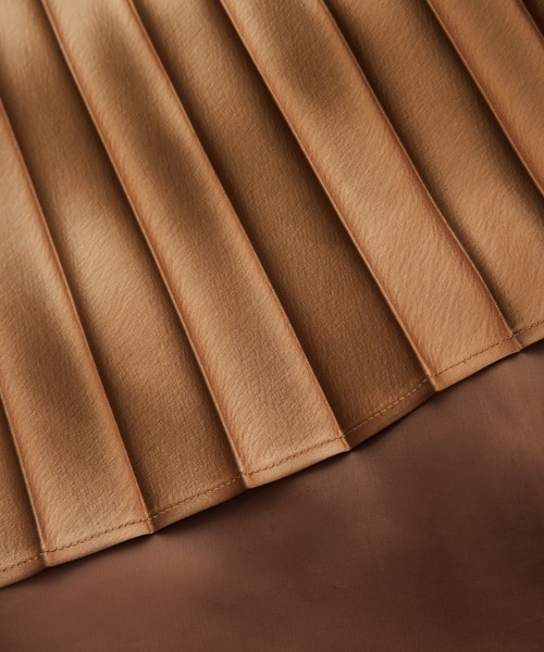 ROPE'（ロペ）の「シャイニープリーツスカート/イージーケア（スカート・レディース・ベージュ/ブラック/キャメル・FREE）」の20枚目の写真