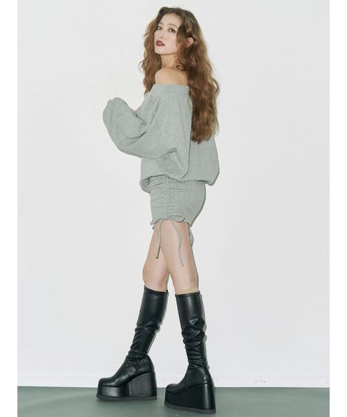 EVRIS（エヴリス）の「ジップアップオフショルトップス【セットアップ着用可能】（パーカー・レディース・パープル/ホワイト/ブラック/グレー・FREE）」の11枚目の写真