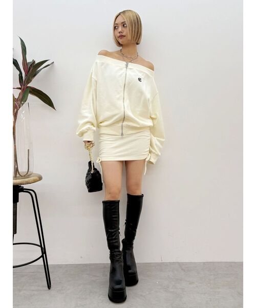 EVRIS（エヴリス）の「ジップアップオフショルトップス【セットアップ着用可能】（パーカー・レディース・パープル/ホワイト/ブラック/グレー・FREE）」の21枚目の写真