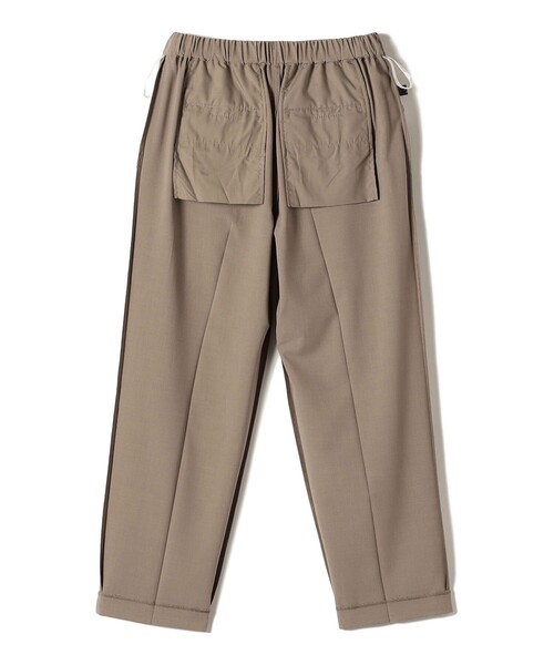 SHIPS Colors（シップス カラーズ）の「SHIPS Colors:〈手洗い可能〉TR/PU センタープレスイージー テーパード パンツ（その他パンツ・レディース・グレー/ベージュ/ネイビー・SMALL/MEDIUM）」の4枚目の写真