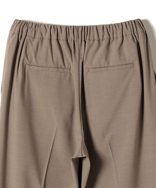 SHIPS Colors（シップス カラーズ）の「SHIPS Colors:〈手洗い可能〉TR/PU センタープレスイージー テーパード パンツ（その他パンツ・レディース・グレー/ベージュ/ネイビー・SMALL/MEDIUM）」の10枚目の写真