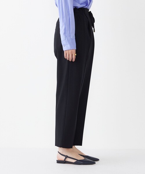 SHIPS Colors（シップス カラーズ）の「SHIPS Colors:〈手洗い可能〉TR/PU センタープレスイージー テーパード パンツ（その他パンツ・レディース・グレー/ベージュ/ネイビー・SMALL/MEDIUM）」の11枚目の写真