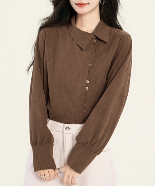 ONEP STAR(ワンピスター)の「アシメボタンバックタックブラウス(シャツ/ブラウス・レディース・テラコッタ・MEDIUM/X-LARGE/LARGE)」の7枚目の写真