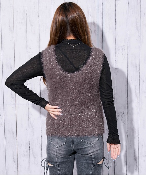 GORGE(ゴージ)の「《きらめきフェザー》レディース ラメ ニットベスト トレンド映え 秋冬(ベスト・レディース・チャコール/ブラウン/アイボリー・F)」の6枚目の写真