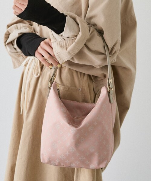 russet（ラシット）の「スタンダードミニショルダーバッグ <ナイロンジャガード>（ショルダーバッグ・レディース・ブラック×ブルー/キナリ/ブラウン系その他/キャメル/モカ/ベビーピンク/ライトグレー/サックスブルー/グリーン・FREE）」の9枚目の写真