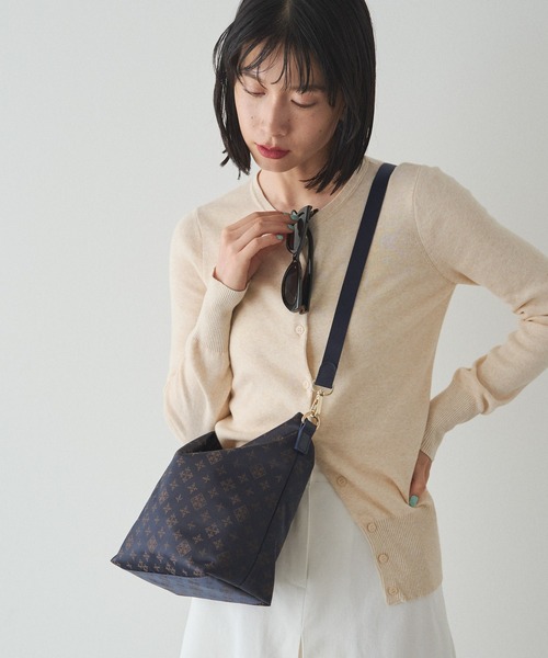 russet（ラシット）の「スタンダードミニショルダーバッグ <ナイロンジャガード>（ショルダーバッグ・レディース・ブラック×ブルー/キナリ/ブラウン系その他/キャメル/モカ/ベビーピンク/ライトグレー/サックスブルー/グリーン・FREE）」の5枚目の写真