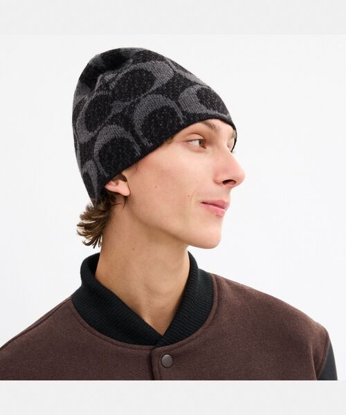 COACH（コーチ）の「マキシ シグネチャー ニット ビーニー（ニット
