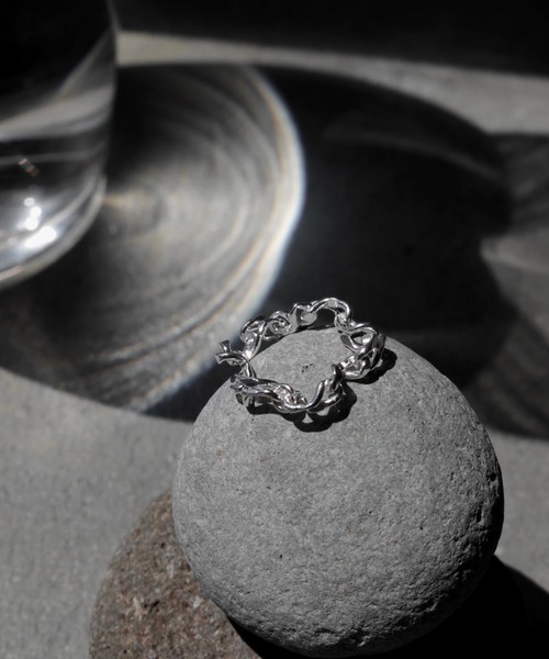 Soierie（ソワリー）の「フィグ リング /  Figue ring（リング・レディース・シルバー/ゴールド・M/S）」の4枚目の写真