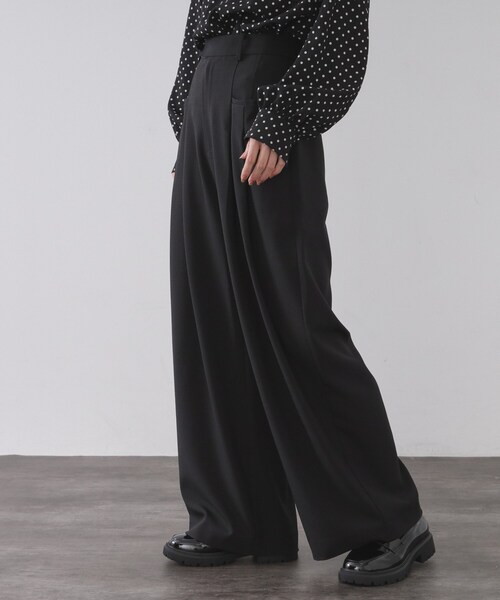 OPAQUE.CLIP（オペークドットクリップ）の「タックデザインワイドパンツ【洗濯機OK】（その他パンツ・レディース・ブラック/ブラウン系その他・36/38/40）」の3枚目の写真
