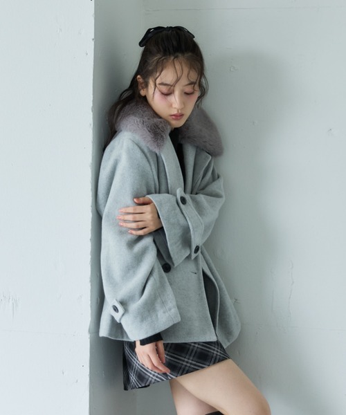 archives（アルシーヴ）の「ファーカラー付ウールミドルコート（ピーコート・レディース・アイボリー/ブラック/グレー・MEDIUM）」の7枚目の写真