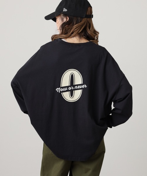 Arinomama(アリノママ)の「Arinomama ナンバリングPTオーバーロンT ピグメント加工(Tシャツ/カットソー・レディース・ブラック/カーキ/ネイビー・FREE)」の2枚目の写真