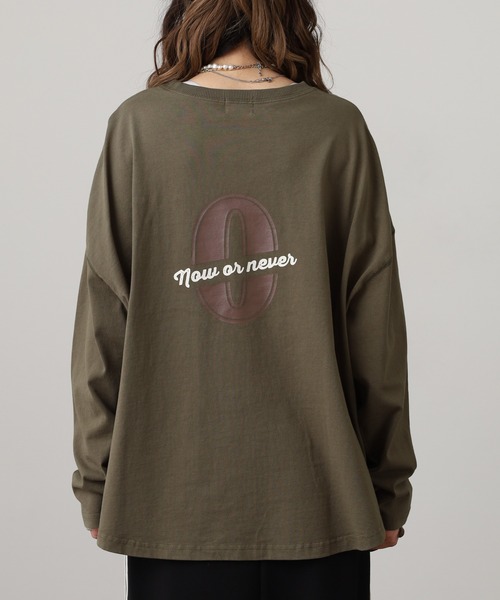 Arinomama(アリノママ)の「Arinomama ナンバリングPTオーバーロンT ピグメント加工(Tシャツ/カットソー・レディース・ブラック/カーキ/ネイビー・FREE)」の15枚目の写真