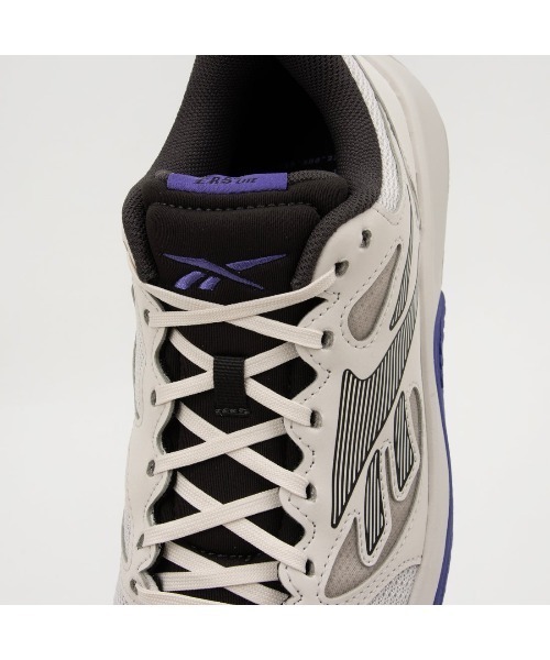 Reebok(リーボック)の「エンジン LT / ENGINE LT(スニーカー・メンズ・グレー/レッド・25.0cm/25.5cm/26.0cm/26.5cm/27.0cm/27.5cm/28.0cm/28.5cm/29.0cm/30.0cm)」の11枚目の写真
