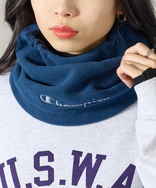 Champion(チャンピオン)の「【Champion】ロゴ刺繍フリースネックウォーマー 768-001A(ネックウォーマー/スヌード・レディース・ネイビー/ブラック・FREE)」の1枚目の写真