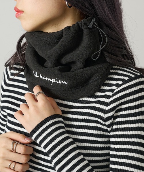 Champion(チャンピオン)の「【Champion】ロゴ刺繍フリースネックウォーマー 768-001A(ネックウォーマー/スヌード・レディース・ネイビー/ブラック・FREE)」の2枚目の写真