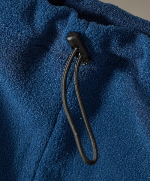 Champion(チャンピオン)の「【Champion】ロゴ刺繍フリースネックウォーマー 768-001A(ネックウォーマー/スヌード・レディース・ネイビー/ブラック・FREE)」の9枚目の写真