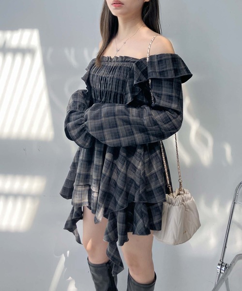 AS KNOW AS plus（アズノゥアズプラス）の「♪2WAY フリルとクラゲチュニック(スクエアネック・オフショルダー）（チュニック・レディース・ブラック系その他/ネイビー系/ブラウン系・FREE）」の9枚目の写真