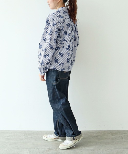 PAR ICI(パーリッシィ)の「ストライプお花プリント スタンドカラーギャザーブラウス(シャツ/ブラウス・レディース・ブルー・FREE)」の15枚目の写真