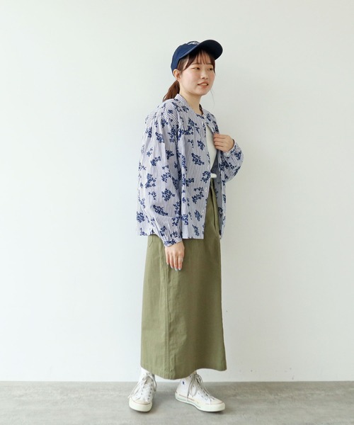 PAR ICI(パーリッシィ)の「ストライプお花プリント スタンドカラーギャザーブラウス(シャツ/ブラウス・レディース・ブルー・FREE)」の6枚目の写真