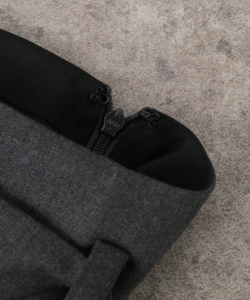 LOW CLASSIC(ロウ クラシック)の「【LOW CLASSIC/ロウ・クラシック】 BELTED MAXI SKIRTS(スカート・レディース・チャコールグレー・SMALL)」の4枚目の写真