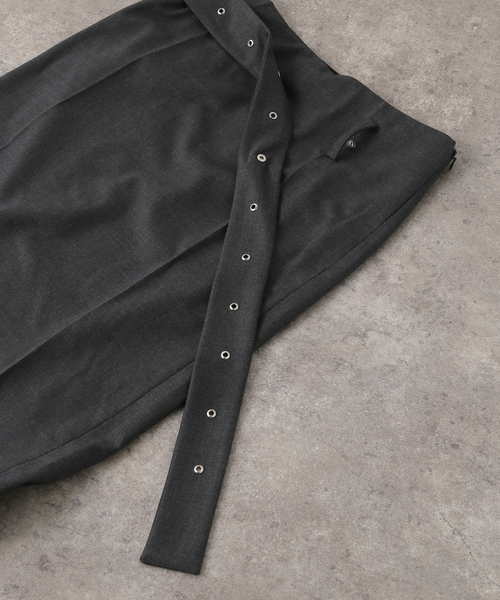 LOW CLASSIC(ロウ クラシック)の「【LOW CLASSIC/ロウ・クラシック】 BELTED MAXI SKIRTS(スカート・レディース・チャコールグレー・SMALL)」の6枚目の写真