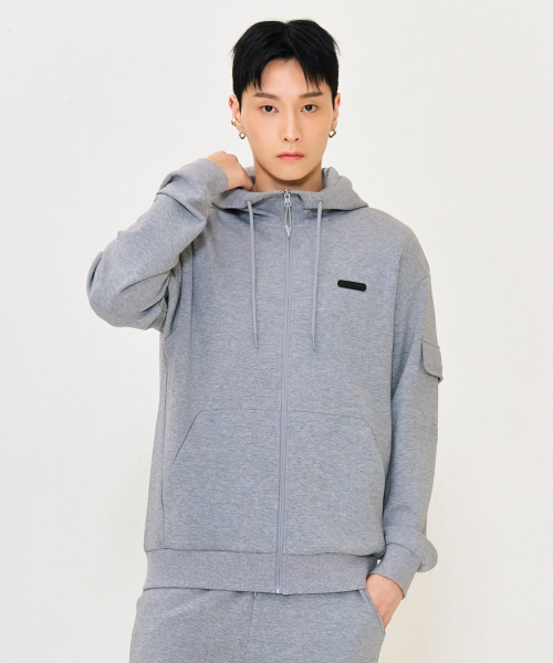 CHASECULT（チェイスカルト）の「男性袖ポケットフードジップアップ-グレー（パーカー・メンズ・MD.Gray・105/100/110/95）」の2枚目の写真