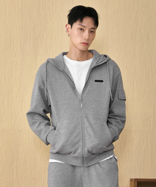 CHASECULT（チェイスカルト）の「男性袖ポケットフードジップアップ-グレー（パーカー・メンズ・MD.Gray・105/100/110/95）」の4枚目の写真