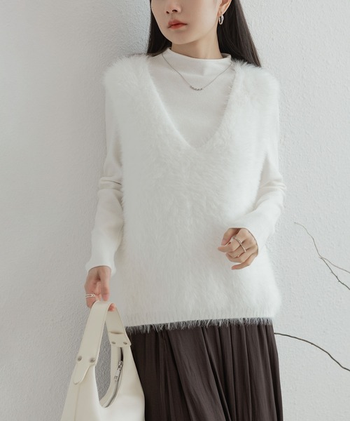 MAISON DE THERESE(メゾン ド テレーズ)の「Vネックフェイクファー ニットベスト(ニット/セーター・レディース・ブラック/モカ/グリーン/ホワイト/ブラウン・FREE)」の9枚目の写真