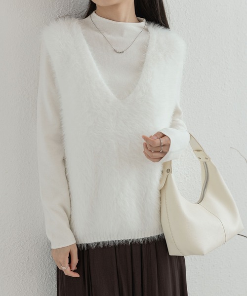 MAISON DE THERESE(メゾン ド テレーズ)の「Vネックフェイクファー ニットベスト(ニット/セーター・レディース・ブラック/モカ/グリーン/ホワイト/ブラウン・FREE)」の14枚目の写真