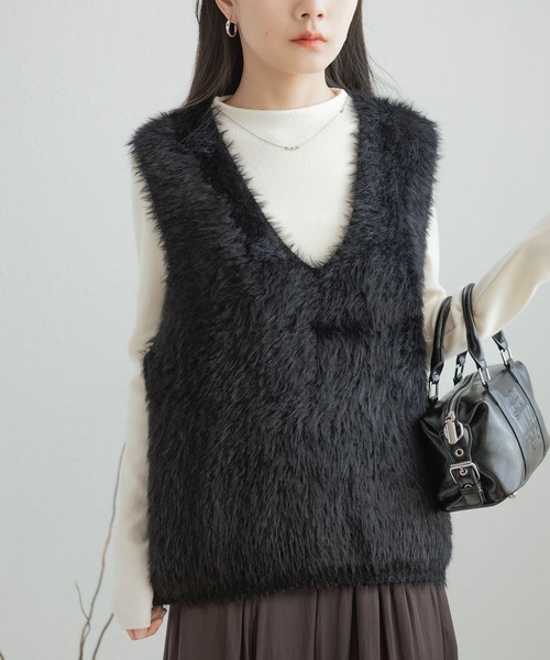 MAISON DE THERESE(メゾン ド テレーズ)の「Vネックフェイクファー ニットベスト(ニット/セーター・レディース・ブラック/モカ/グリーン/ホワイト/ブラウン・FREE)」の17枚目の写真