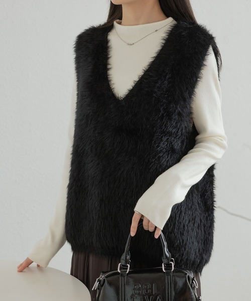MAISON DE THERESE(メゾン ド テレーズ)の「Vネックフェイクファー ニットベスト(ニット/セーター・レディース・ブラック/モカ/グリーン/ホワイト/ブラウン・FREE)」の18枚目の写真