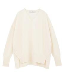 Tiara（ティアラ）の「Vネックデザインスリットニット（ニット/セーター）」
