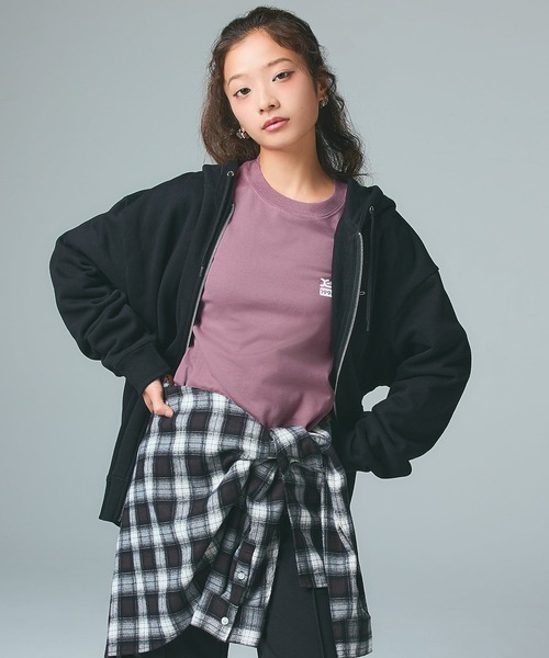 X-girl(エックスガール)の「RHINESTONE LOGO AND FACE ZIP UP SWEAT HOODIE(パーカー・レディース・ブラック/オリーブ/アッシュ・S/M)」の16枚目の写真