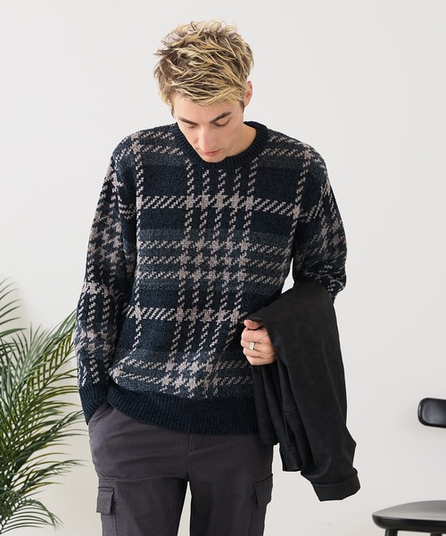 Blue Standard (ブルースタンダード)の「【BLUE STANDARD/ブルースタンダード】モールチェックニット セーター 冬服 防寒 暖服(ニット/セーター・メンズ・ネイビー/ベージュ/ブラック/グレー・X-LARGE/MEDIUM/LARGE)」の6枚目の写真