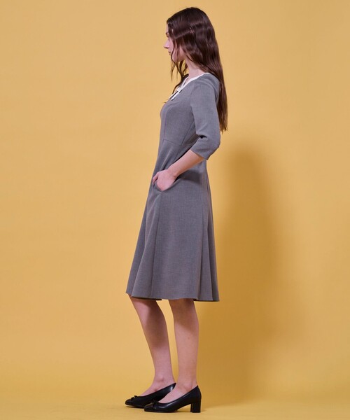 TOCCA(トッカ)の「RIBBON MONO ドレス(ワンピース・レディース・グレー系/ベージュ系・0/2/4/6)」の8枚目の写真