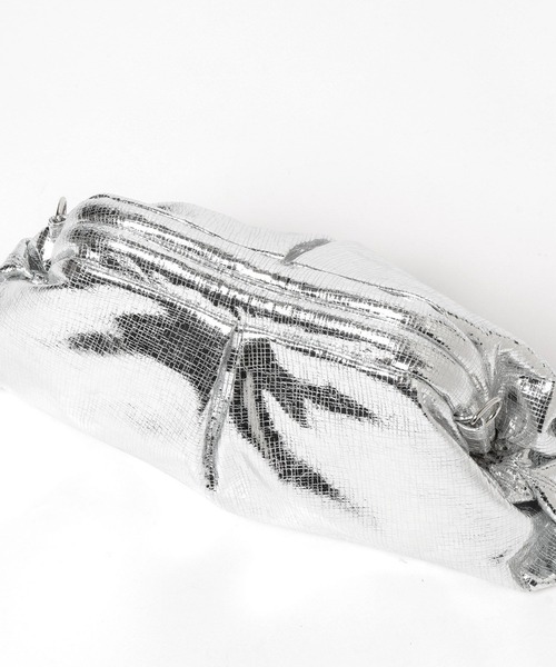 mysty woman(ミスティウーマン)の「シャイニー2WAYクラッチ 637666(ショルダーバッグ・レディース・シルバー・FREE)」の17枚目の写真