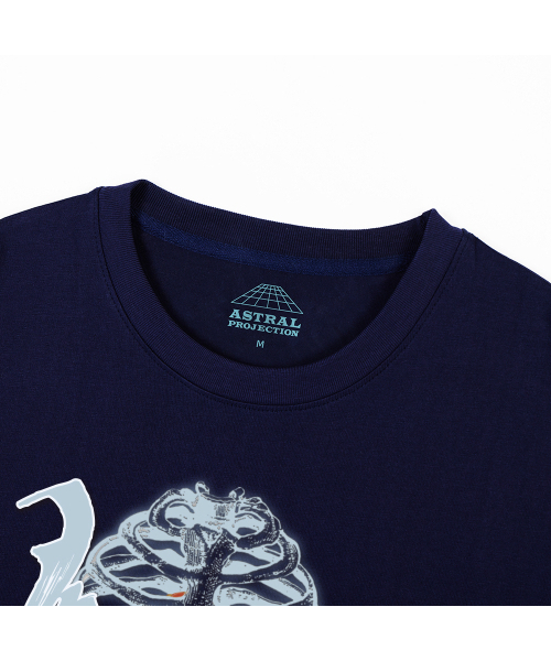 ASTRAL PROJECTION(アストラルプロジェクション)の「イナー スペース オーバーサイズ ロングスリーブTシャツ_ネイビー(Tシャツ/カットソー・メンズ・その他・LARGE/MEDIUM/X-LARGE/XX-LARGE)」の3枚目の写真