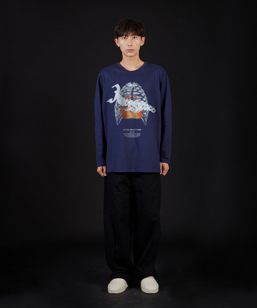 ASTRAL PROJECTION(アストラルプロジェクション)の「イナー スペース オーバーサイズ ロングスリーブTシャツ_ネイビー(Tシャツ/カットソー・メンズ・その他・LARGE/MEDIUM/X-LARGE/XX-LARGE)」の6枚目の写真