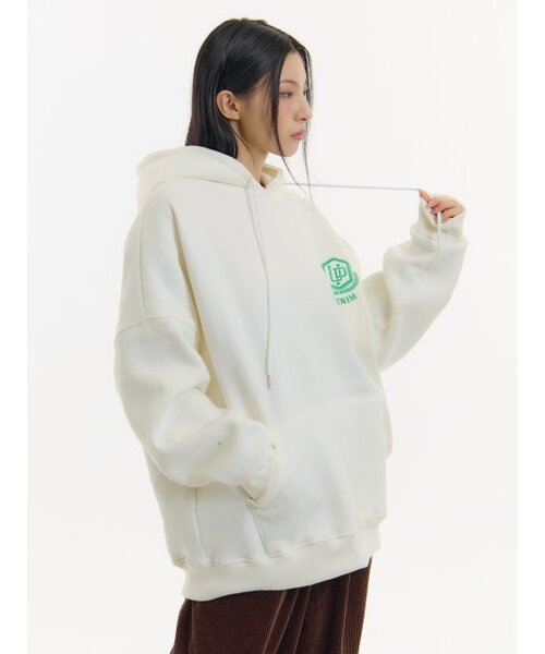 UNKNOWN PLANET(アンノウンプラネット)の「バスティロゴ刺繍起毛フードパーカークリーム(パーカー・レディース・その他・FREE)」の2枚目の写真
