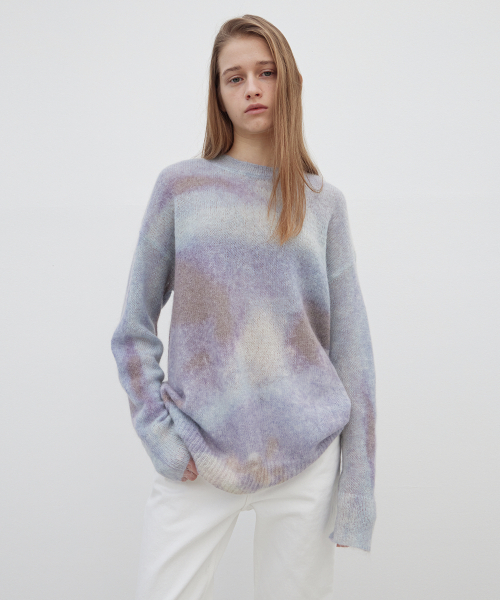 LEVAR(レバー)の「Mohair Gradation Round Knit - Gradation Blue(ニット/セーター・レディース・ピンク/ブルー・FREE)」の2枚目の写真