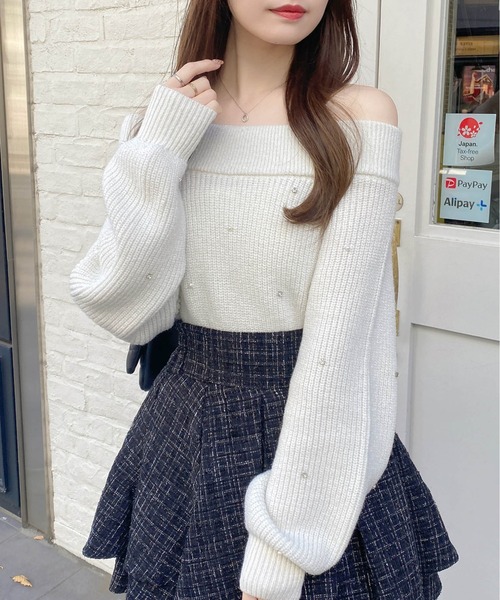 INGNI(イング)の「もちもちラメパールビジュー付オフショルニット(ニット/セーター・レディース・グレー/オフホワイト/ピンク/ミント・M)」の6枚目の写真