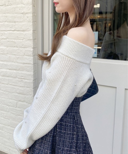 INGNI(イング)の「もちもちラメパールビジュー付オフショルニット(ニット/セーター・レディース・グレー/オフホワイト/ピンク/ミント・M)」の8枚目の写真
