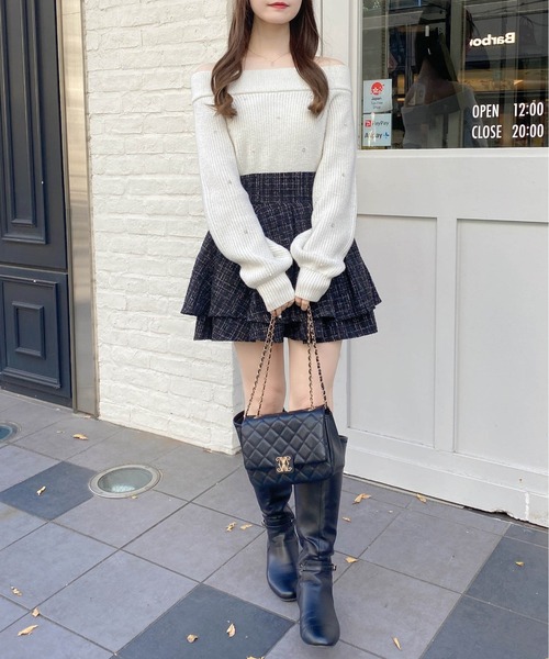 INGNI(イング)の「もちもちラメパールビジュー付オフショルニット(ニット/セーター・レディース・グレー/オフホワイト/ピンク/ミント・M)」の11枚目の写真