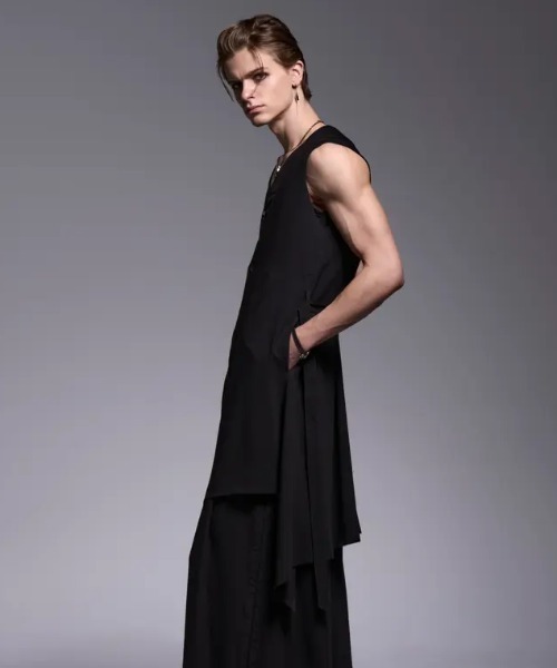 kiryuyrik(キリュウキリュウ)の「Kiryuyrik/キリュウキリュウ/Crape Long Flare Vest / クレープ ロングフレアベスト(ベスト・メンズ・ブラック・LARGE/MEDIUM/SMALL)」の3枚目の写真