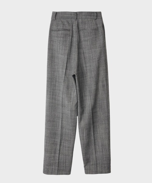 CINOH(チノ)の「MOTTLED WOOL TWO TUCK PANTS(スラックス・レディース・杢グレー・36/38)」の6枚目の写真