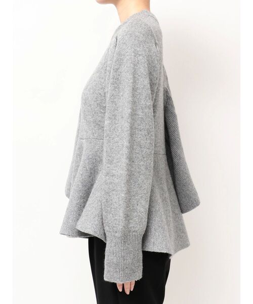 ELENDEEK（エレンディーク）の「ショルダーフリルペプラムニット（ニット/セーター・レディース・ブラウン/グレー・FREE）」の3枚目の写真