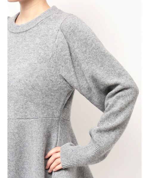 ELENDEEK（エレンディーク）の「ショルダーフリルペプラムニット（ニット/セーター・レディース・ブラウン/グレー・FREE）」の6枚目の写真