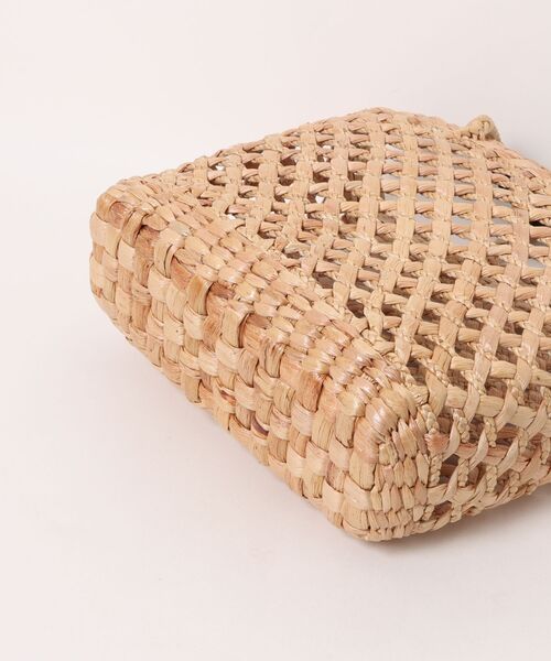LILA&FLEUR(リラアンドフルール)の「Water Hyacints Bias Basket/ M(かごバッグ・レディース・ナチュラル・MEDIUM)」の3枚目の写真