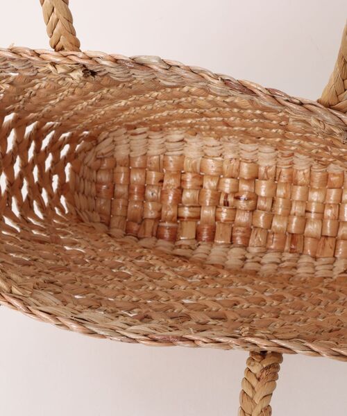 LILA&FLEUR(リラアンドフルール)の「Water Hyacints Bias Basket/ M(かごバッグ・レディース・ナチュラル・MEDIUM)」の4枚目の写真